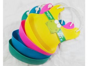 Śliniak nieprzemakalny plastikowy z kieszonką